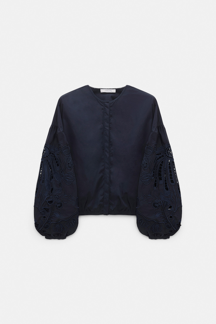 Dorothee Schumacher Bluse mit Broderie-Anglais-Stickerei aus Baumwolle dark navy