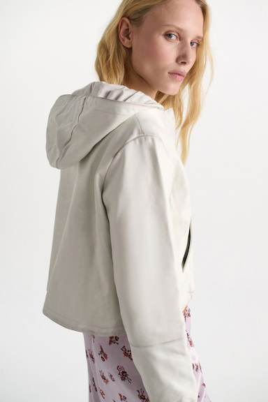 Dorothee Schumacher Leder-Hoodie mit Rub-Off Effekt white caramell