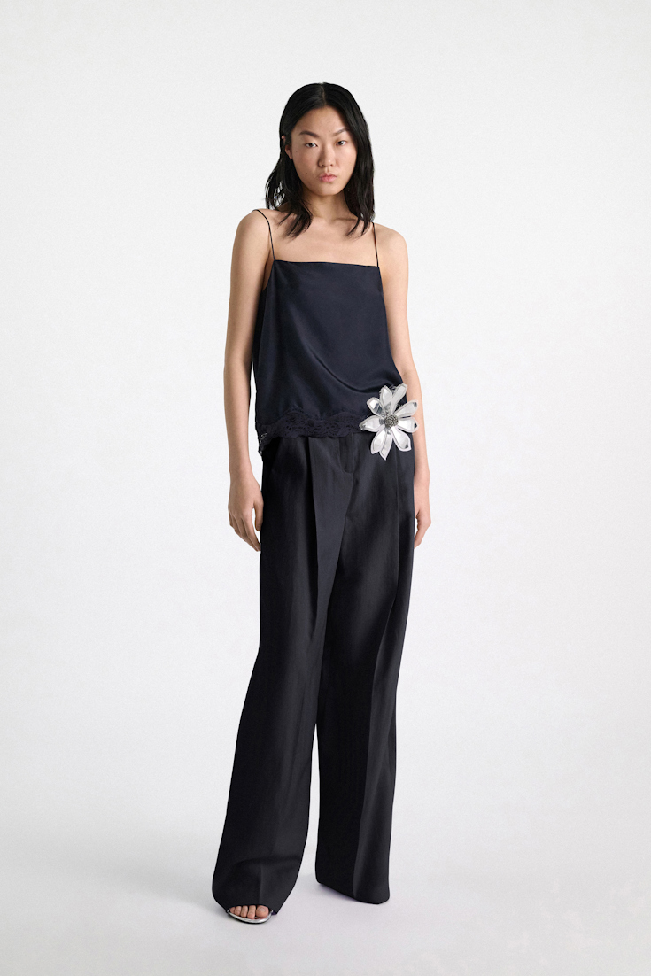 Dorothee Schumacher Gedoppeltes Lingerie-Top aus Seiden-Habotai dark navy