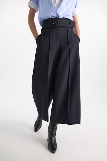 Dorothee Schumacher High-waisted culottes in Punto Milano dark navy