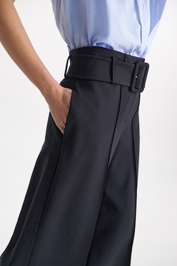 Dorothee Schumacher High-waisted culottes in Punto Milano dark navy