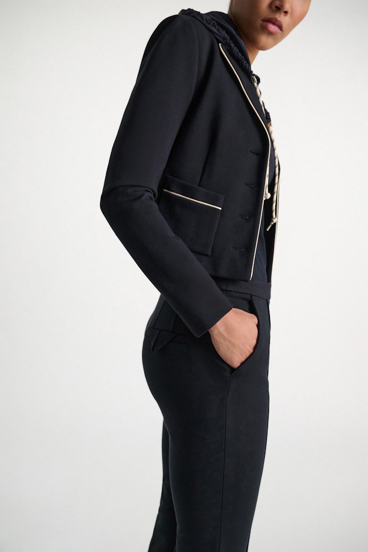 Dorothee Schumacher Cropped Pants mit ausgestelltem Bein aus Punto Milano dark navy