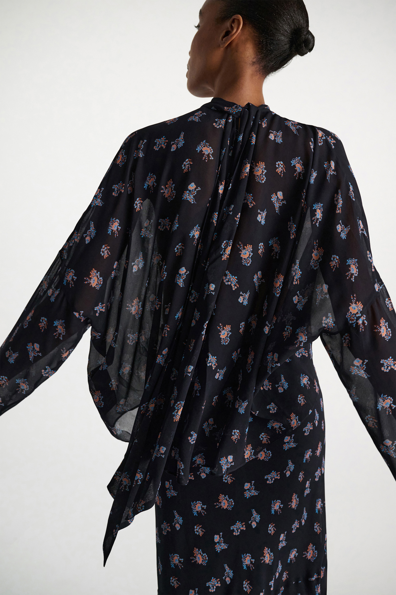 Dorothee Schumacher Extra boxy, printed georgette blouse Little Daydream navy orange