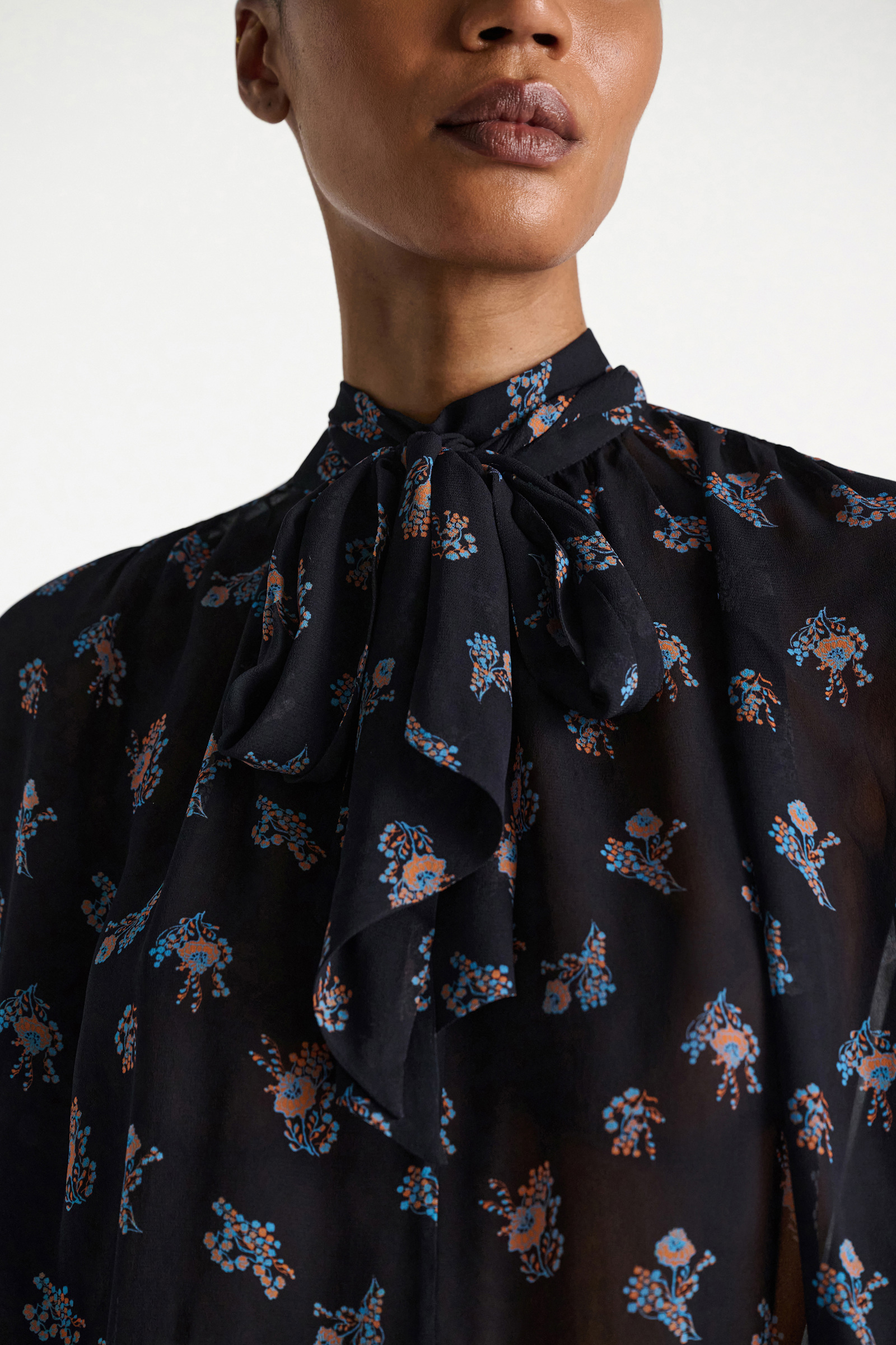 Dorothee Schumacher Extra boxy, printed georgette blouse Little Daydream navy orange