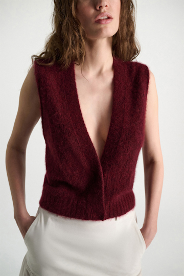 Dorothee Schumacher Gilet im Pointelle-Allover aus Kaschmir merlot