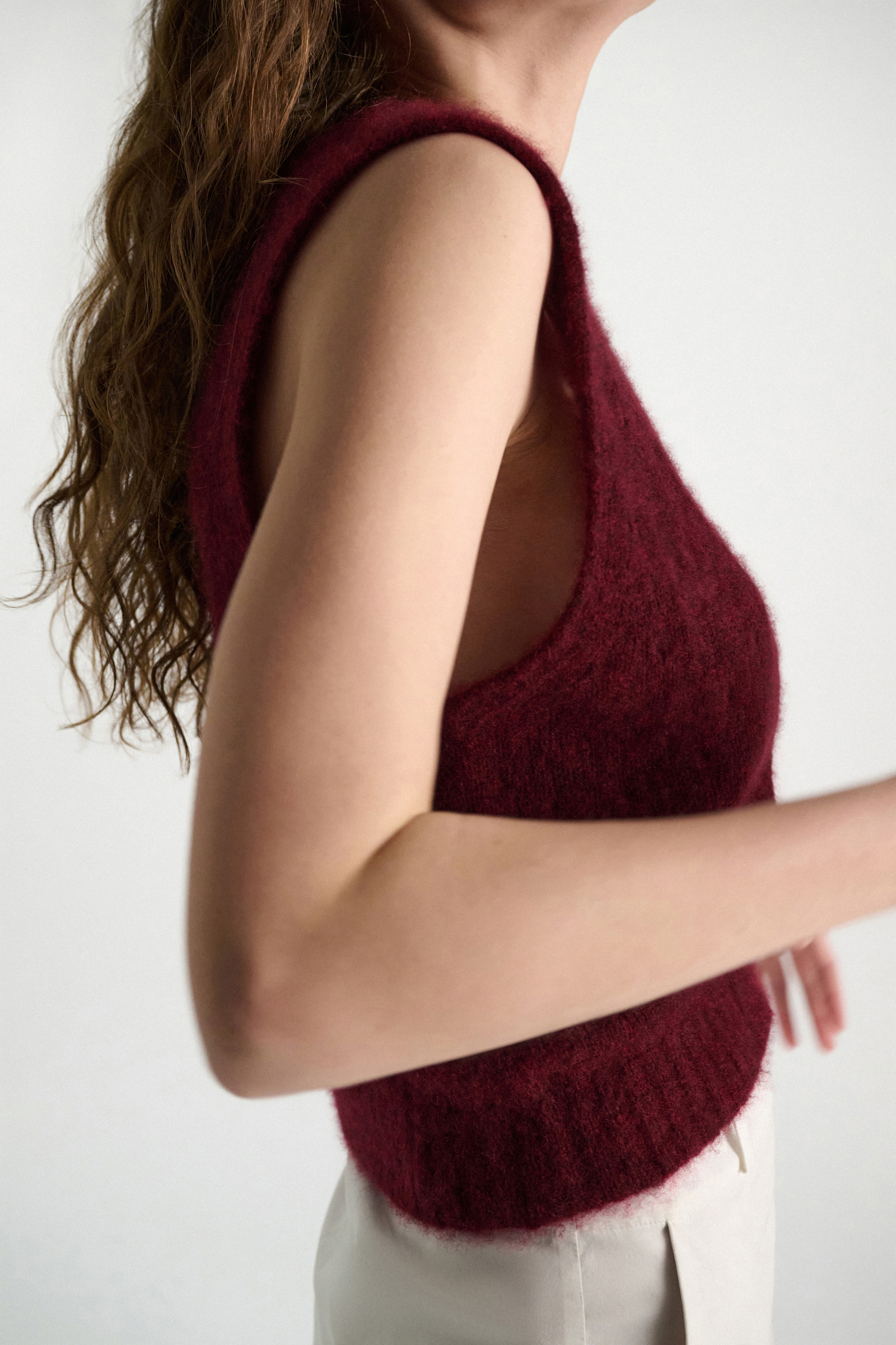 Dorothee Schumacher Cashmere vest with pointelle merlot