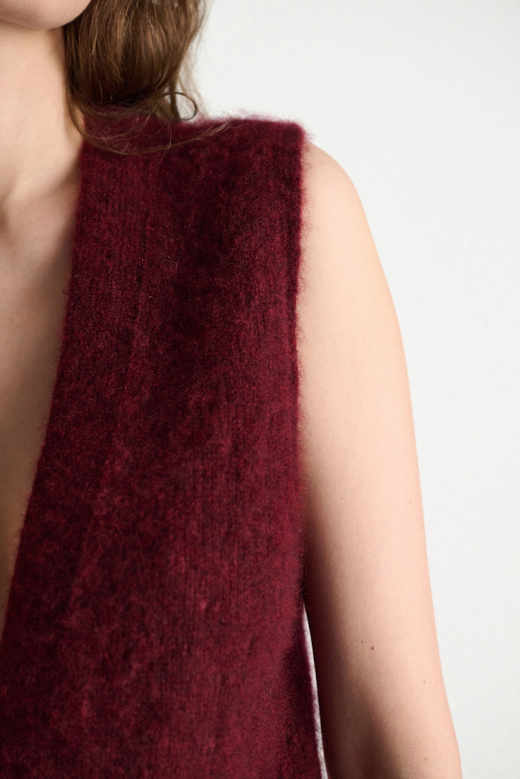 Dorothee Schumacher Cashmere vest with pointelle merlot