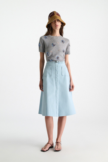 Dorothee Schumacher Kurzärmeliges, besticktes Oberteil aus Merino und Kaschmir grey blooming blue