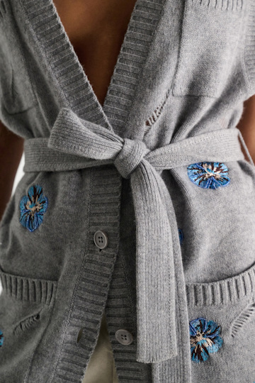 Dorothee Schumacher Besticktes Gilet mit V-Ausschnitt aus Merino und Kaschmir grey blooming blue