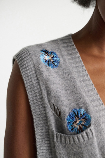 Dorothee Schumacher Besticktes Gilet mit V-Ausschnitt aus Merino und Kaschmir grey blooming blue