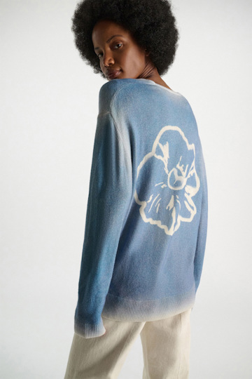 Dorothee Schumacher Pullover mit Poppy-Motiv auf dem Rücken aus Merino und Kaschmir poppy blue