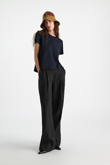Dorothee Schumacher T-shirt with back slit and feather detail dark navy