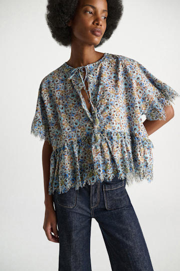 Dorothee Schumacher Boxy Top mit Spizendetails im Signature Print aus Baumwolle mini boho flower blue