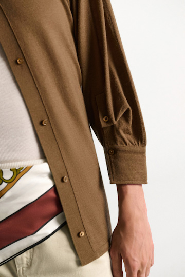 Dorothee Schumacher Extra fine Merino shirt porcini Model Detail View