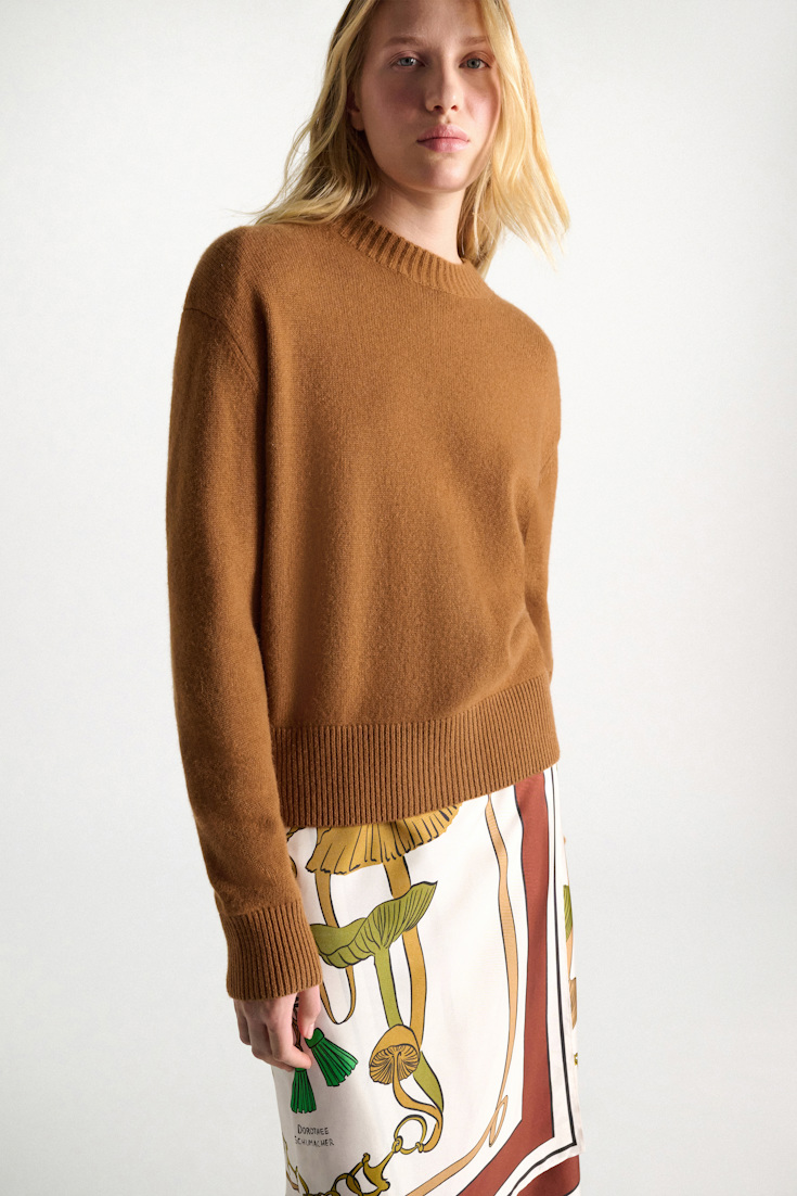 Dorothee Schumacher Pullover mit Rundhals aus Merino und Kaschmir saffron Model Detail View