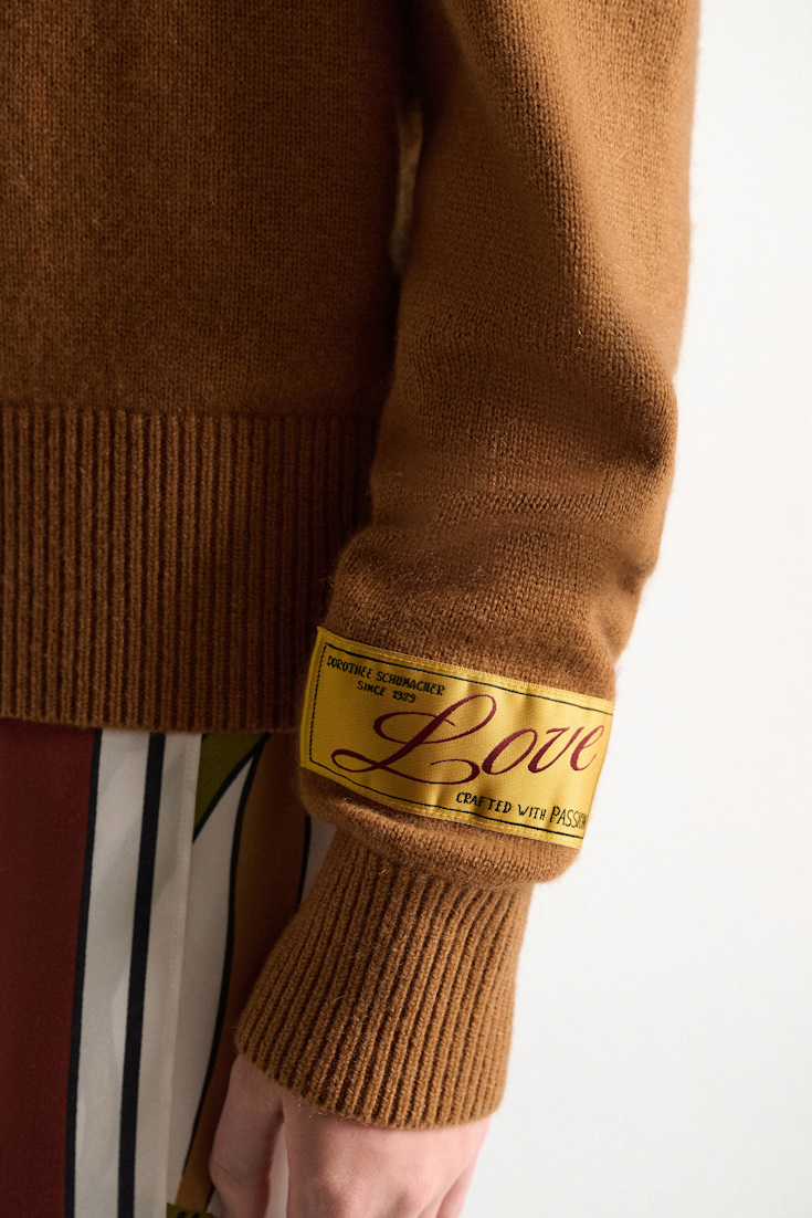 Dorothee Schumacher Pullover mit Rundhals aus Merino und Kaschmir saffron Model Detail View