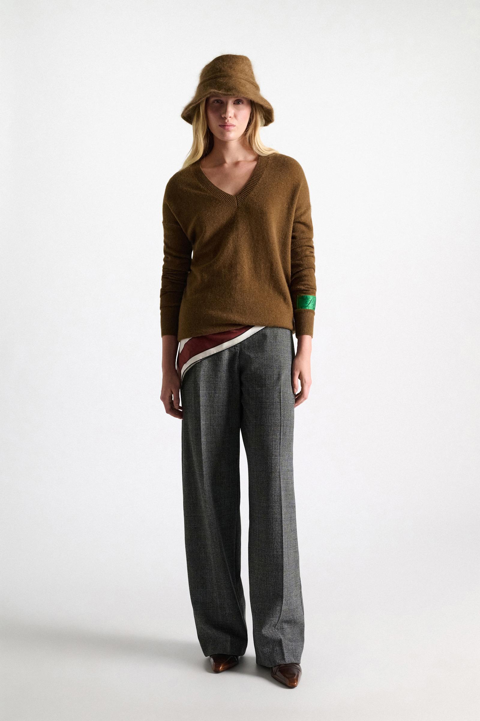 Dorothee Schumacher Pullover mit V-Ausschnitt aus Merino und Kaschmir porcini 