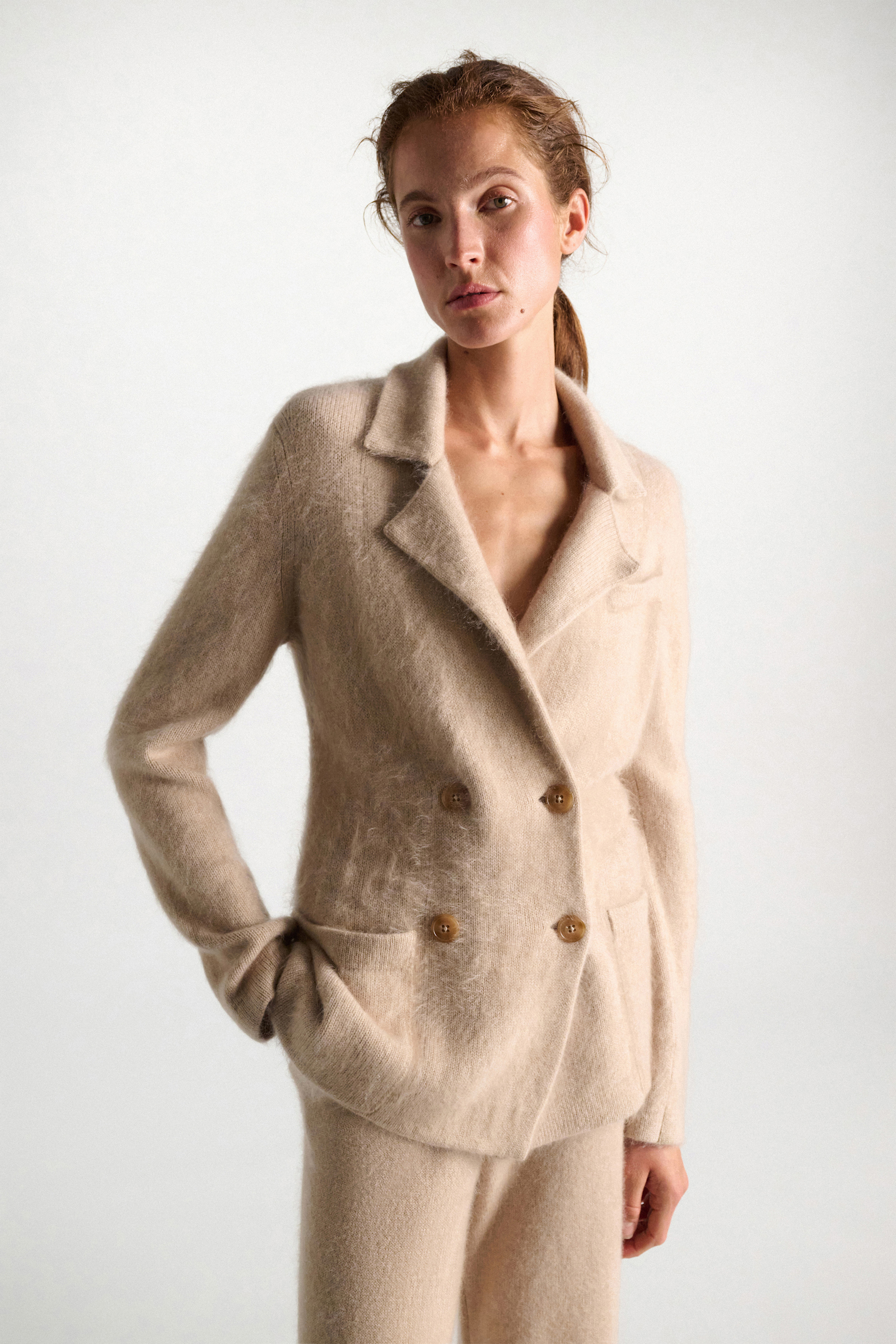 Dorothee Schumacher Merino-cashmere double-breasted blazer make up Model Detail View