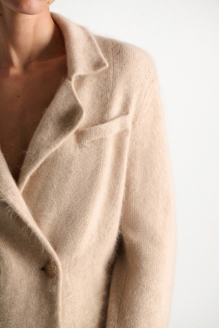 Dorothee Schumacher Merino-cashmere double-breasted blazer make up Model Detail View