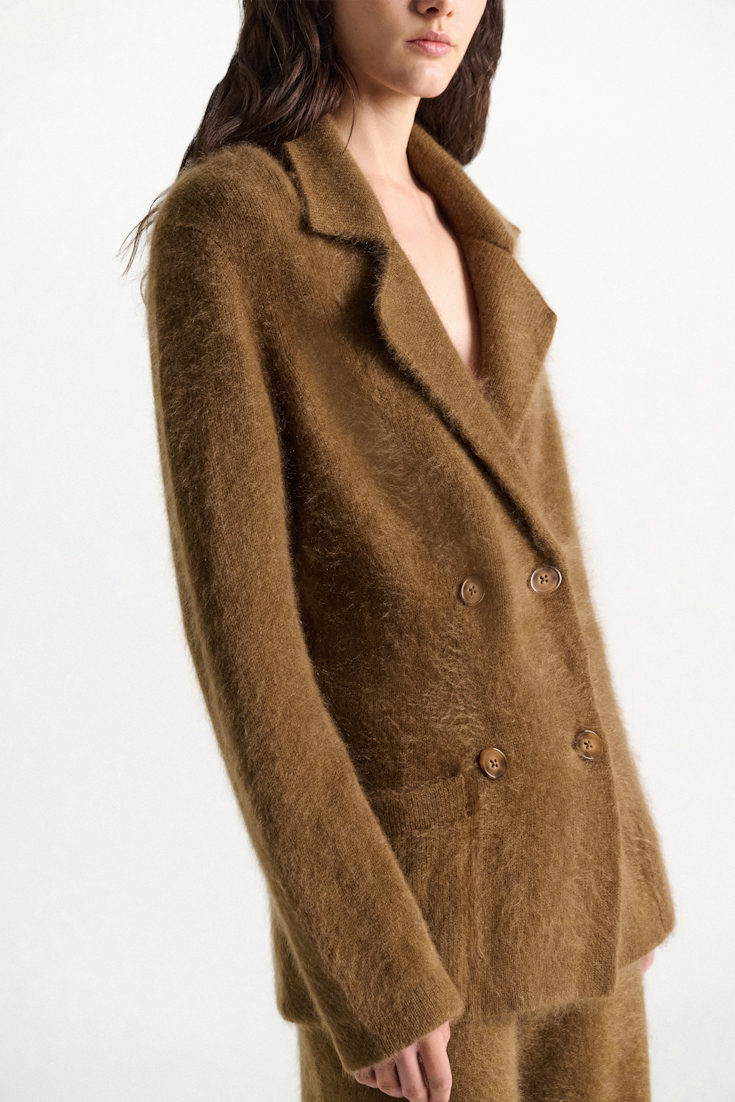 Dorothee Schumacher Zweireiher-Blazer aus Merino und Kaschmir porcini Model Detail View