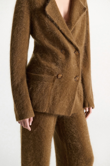 Dorothee Schumacher Merino-cashmere double-breasted blazer porcini Model Detail View