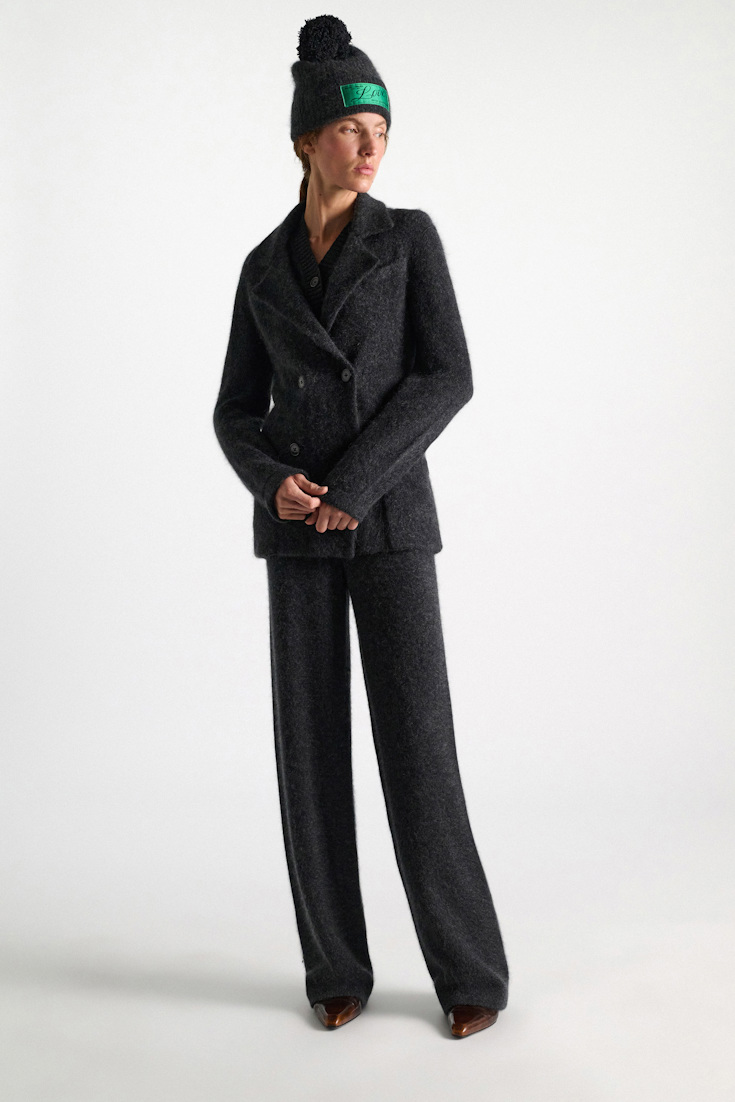 Dorothee Schumacher Zweireiher-Blazer aus Merino und Kaschmir anthra melange Model Front View