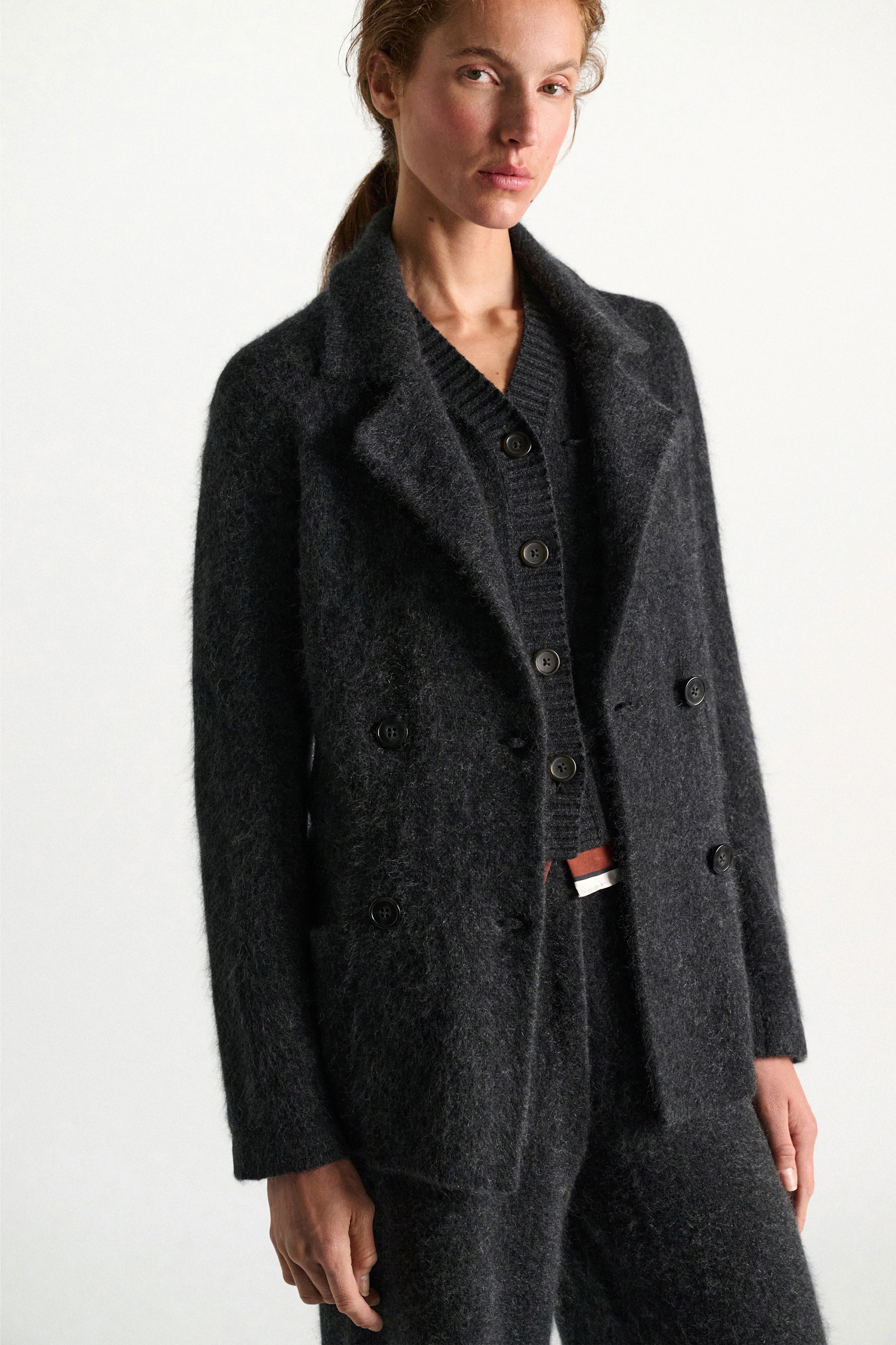 Dorothee Schumacher Zweireiher-Blazer aus Merino und Kaschmir anthra melange Model Detail View
