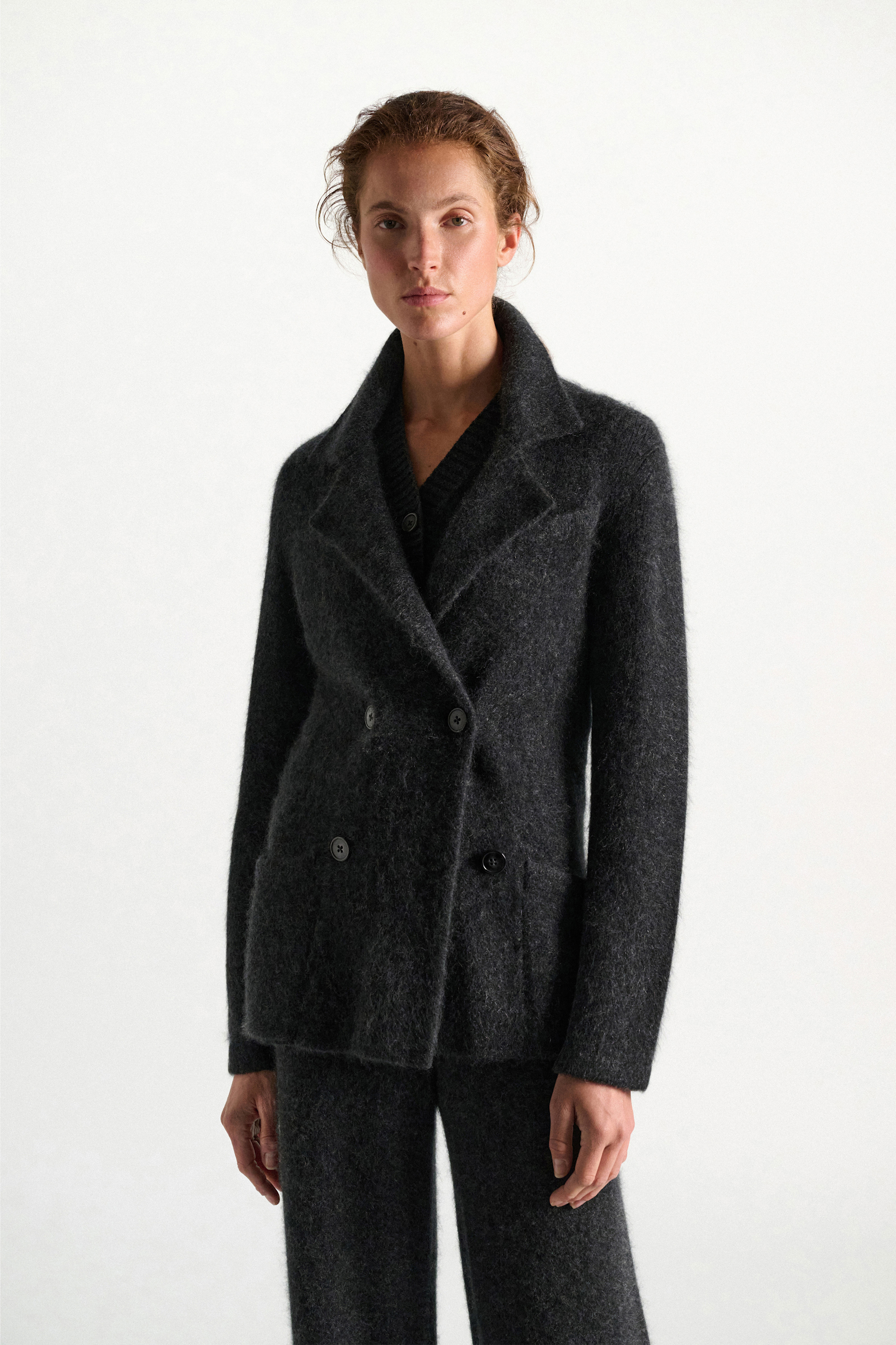 Dorothee Schumacher Zweireiher-Blazer aus Merino und Kaschmir anthra melange Model Detail View