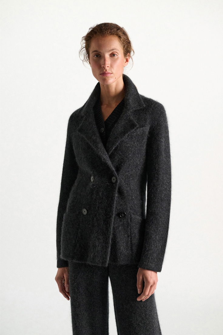 Dorothee Schumacher Zweireiher-Blazer aus Merino und Kaschmir anthra melange Model Detail View