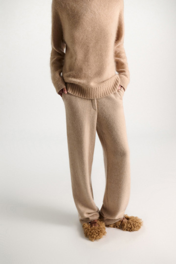 Dorothee Schumacher Merino-cashmere pants make up Model Detail View