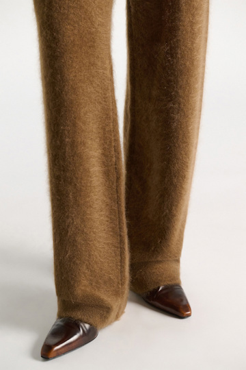 Dorothee Schumacher Merino-cashmere pants porcini Model Detail View