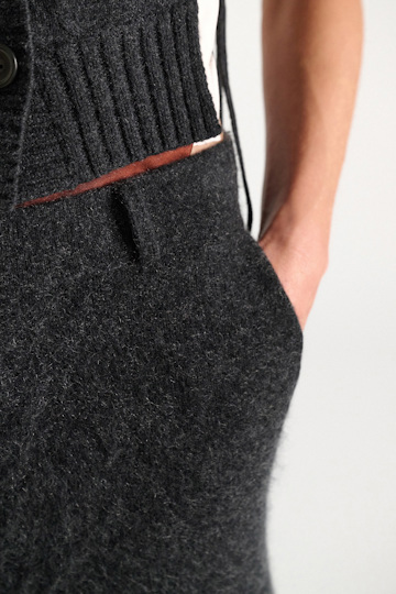 Dorothee Schumacher Merino-cashmere pants anthra melange Model Detail View