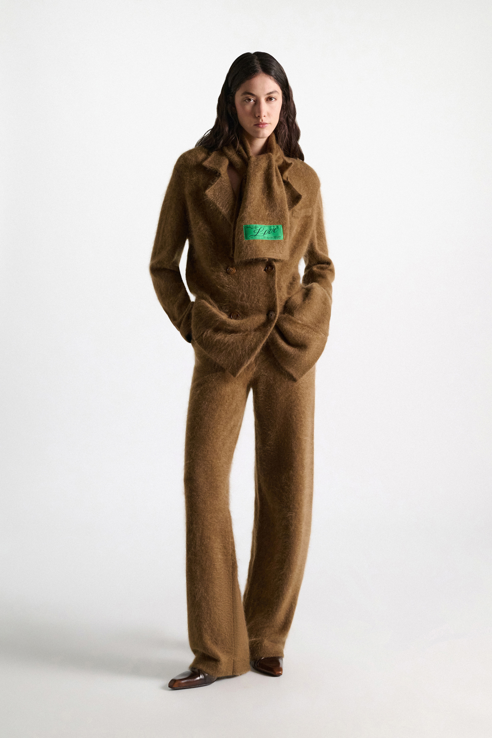 Dorothee Schumacher Schal aus Merino und Kaschmir porcini Model Front View