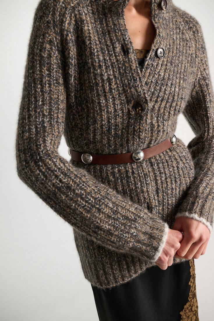 Dorothee Schumacher Cardigan mit Rundhals aus Kaschmir mist-thunder-walnut mouline Model Detail View