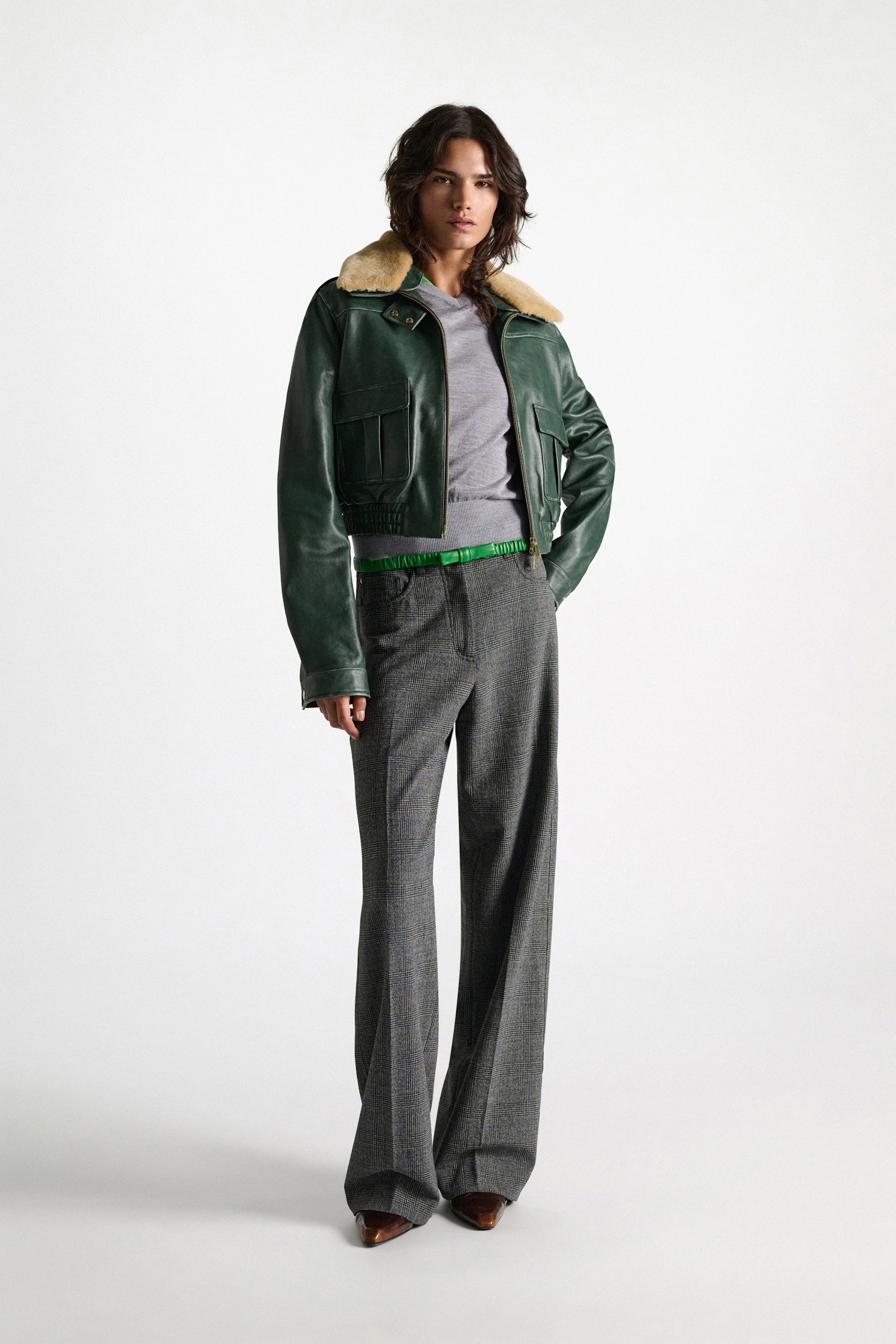 Dorothee Schumacher Pullover im Layering-Look aus extrafeinem Merino grey mel. patch Model Front View