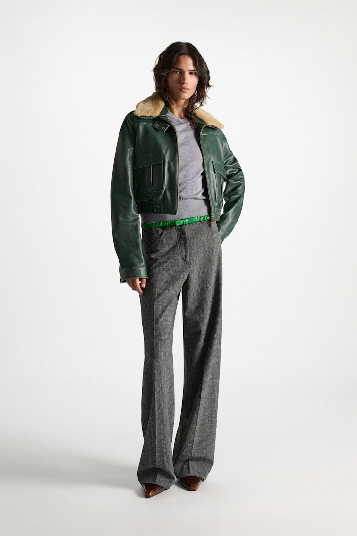 Dorothee Schumacher Pullover im Layering-Look aus extrafeinem Merino grey mel. patch Model Front View