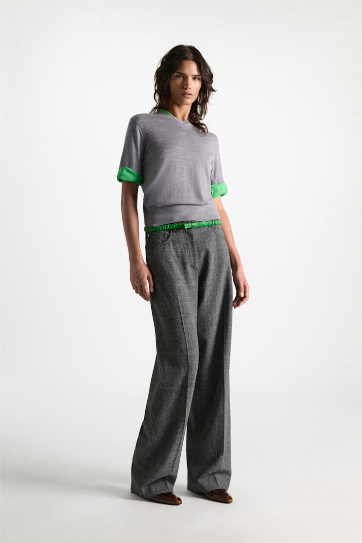 Dorothee Schumacher Pullover im Layering-Look aus extrafeinem Merino grey mel. patch Model Detail View