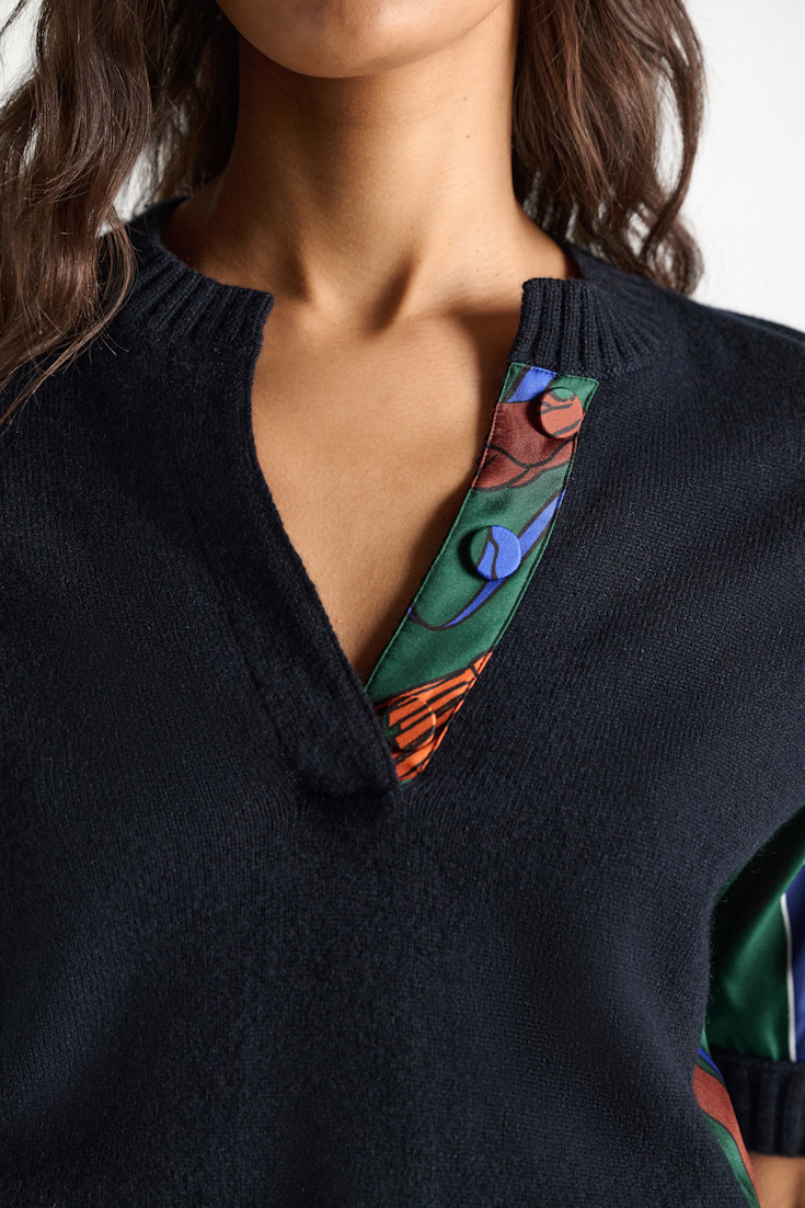 Dorothee Schumacher Pullover mit halbem Arm aus Merino und Kaschmir colorful ribbon scarf Model Detail View