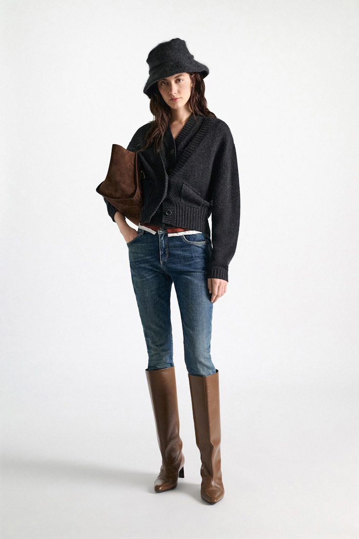 Dorothee Schumacher Merino-cashmere V-neck cardigan anthra melange Model Front View