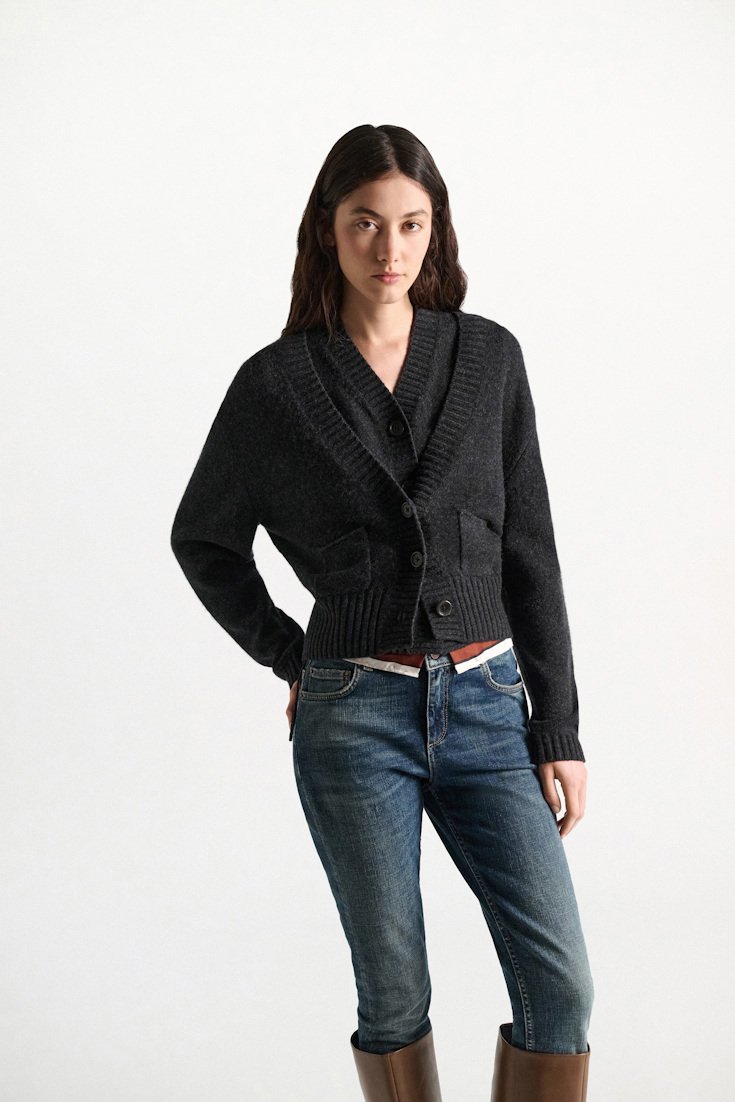 Dorothee Schumacher Merino-cashmere V-neck cardigan anthra melange Model Detail View
