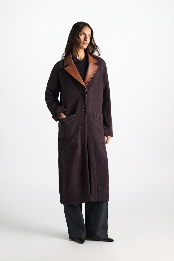 Dorothee Schumacher Mantel aus Merino und Kaschmir Lederrevers brown melange Model Detail View