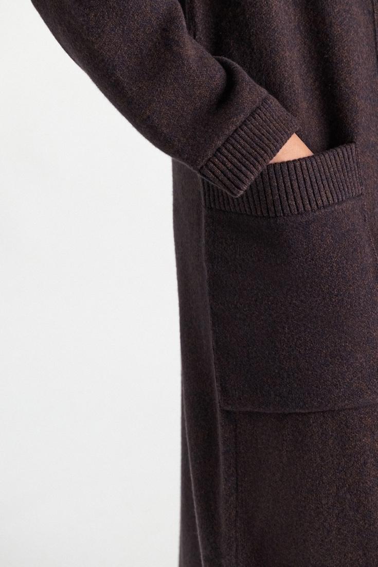 Dorothee Schumacher Mantel aus Merino und Kaschmir Lederrevers brown melange Model Detail View