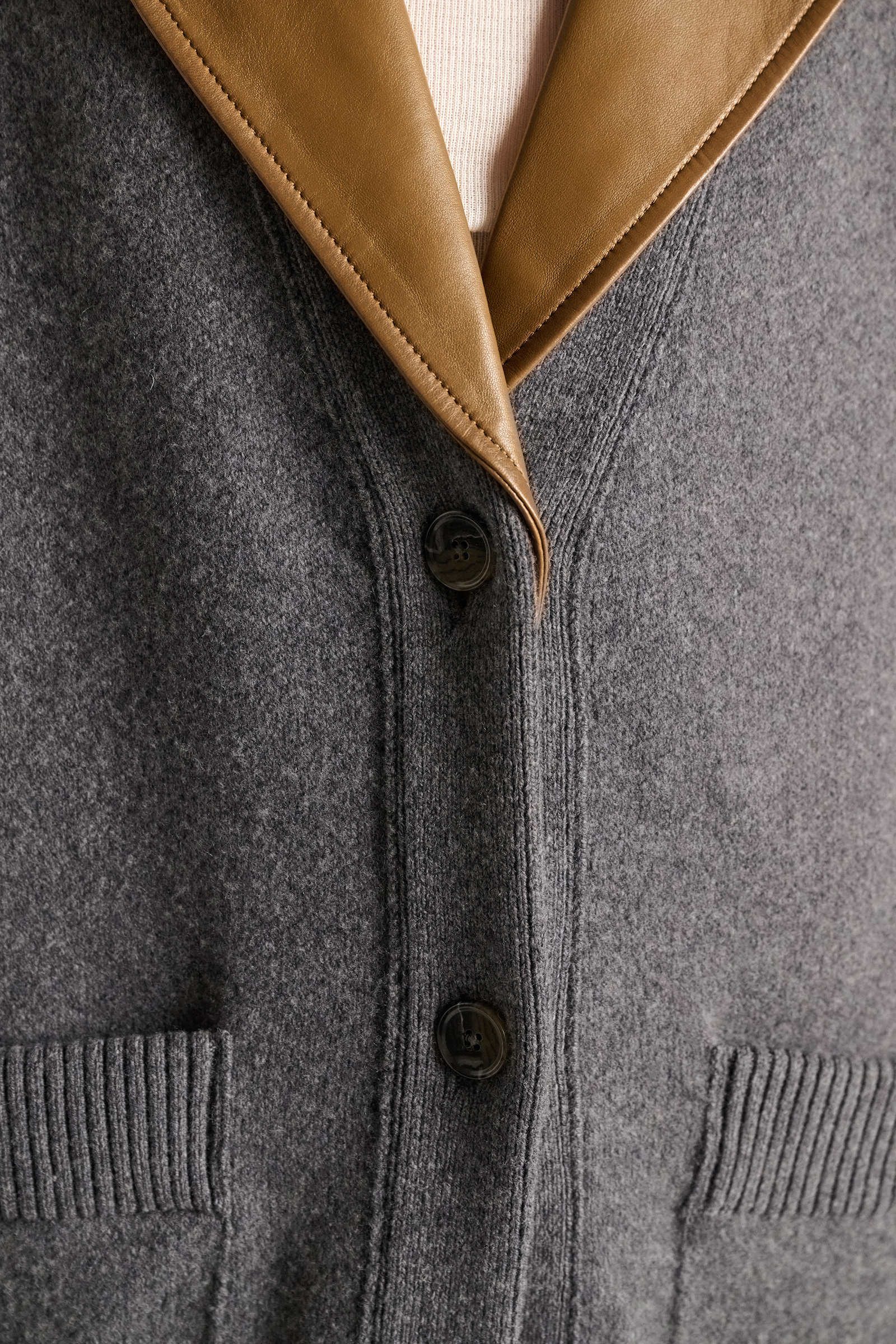 Dorothee Schumacher Merino-cashmere coat with leather details anthra melange Model Detail View