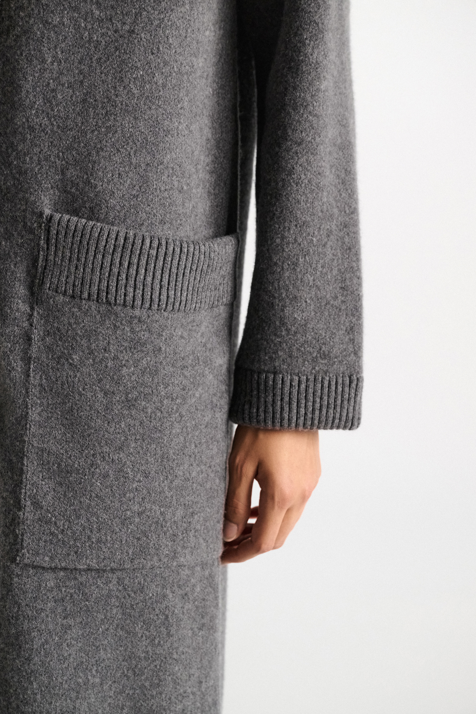 Dorothee Schumacher Merino-cashmere coat with leather details anthra melange Model Detail View