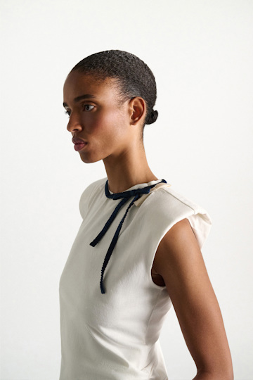 Dorothee Schumacher Sleeveless T-shirt with rbow detail ecru + satin Model Detail View
