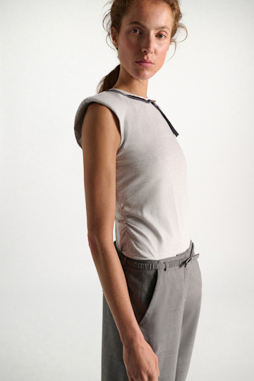 Dorothee Schumacher Sleeveless T-shirt with rbow detail greymelange + satin Model Detail View