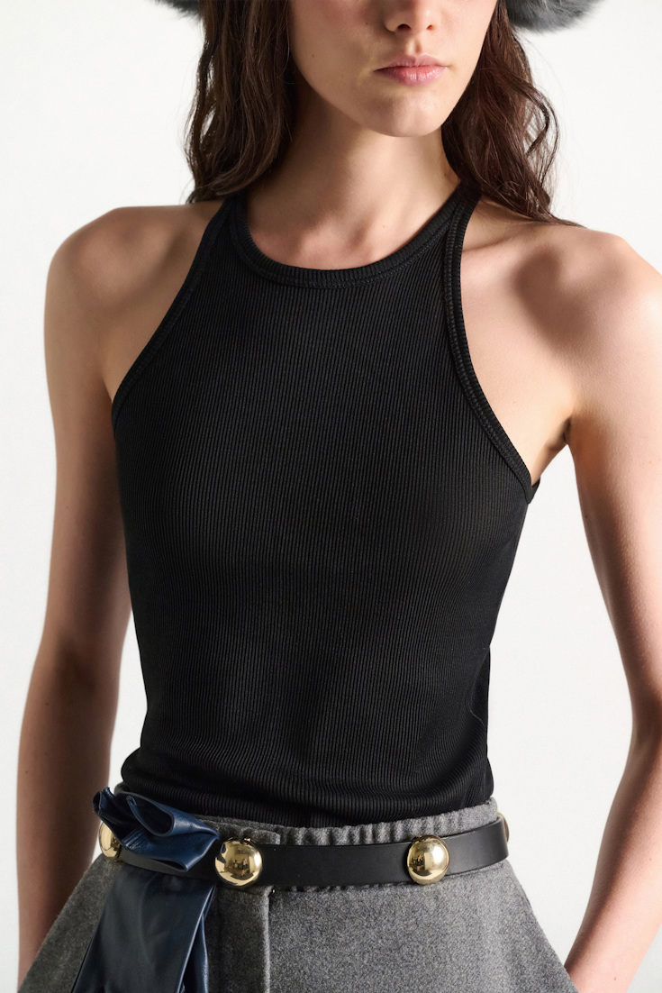 Dorothee Schumacher Rippentanktop aus Baumwolle black Model Detail View