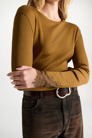 Dorothee Schumacher Long-sleeve top with lace details porcini Model Detail View
