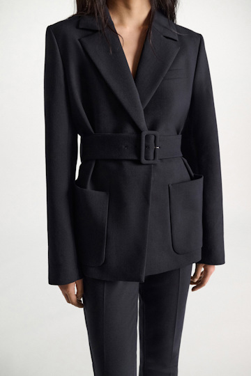 Dorothee Schumacher Belted blazer in virgin wool blend midnight navy Model Detail View
