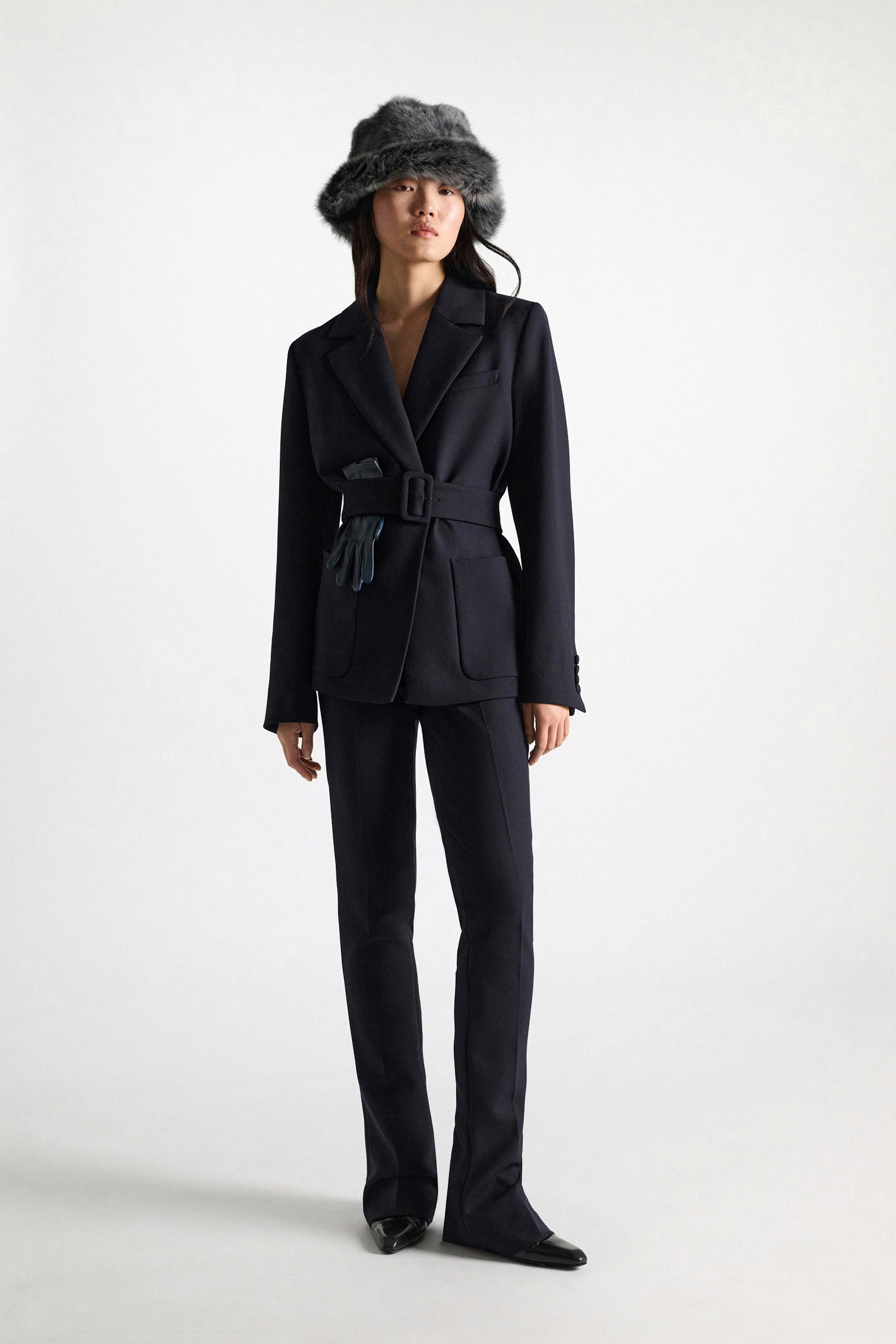 Dorothee Schumacher Long Kickflared Pants midnight navy Model Detail View
